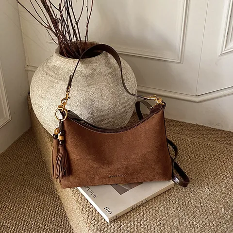 Vintage Suède-look PU Leer Hobo Tas Voor Vrouwen Koreaanse Stijl Dumpling Crossbody Tas Met Kwastje Hanger Schoudertas Casual Daily Tote