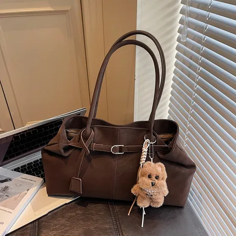 Vintage Matte PU Leather Large Capacity Tote Bag For Women High Aesthetic Shoulder Underarm Bag With Furry Doll Pendant Daily Street Style Handbag