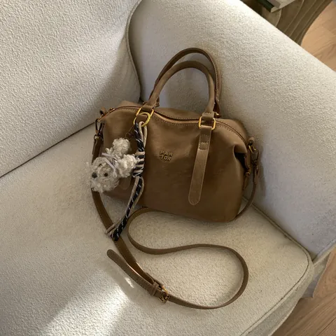 Women's Retro PU Leather Boston Bag Minimalist Shoulder Crossbody Bag With Plush Pendant Casual Fashion Handbag