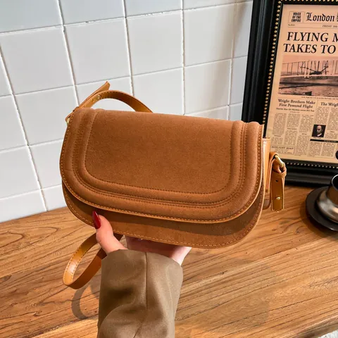 Borsa a Tracolla a Sella da Donna in Pelle PU Minimalista Retrò Con Doppie Tracolle Patta Effetto Scamosciato Borsa a Spalla Quadrata