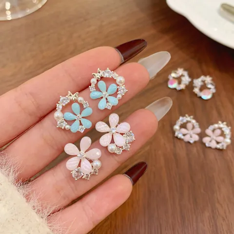 Orecchini a Bottone in Rame con Zirconia Micro-Intarsiata Fiore Farfalla Con Perno in Argento Sterling 925 Gioielli Moda Donna