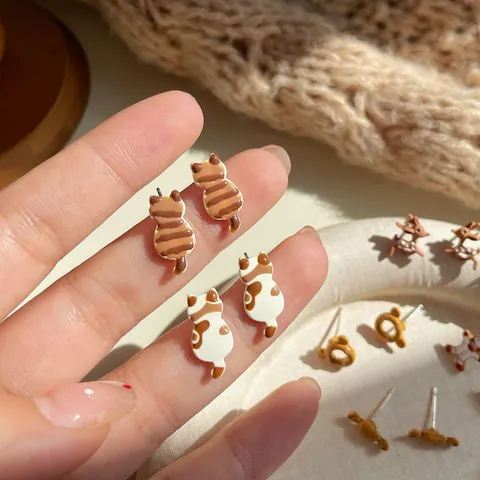 Süße Cartoon Maillard Serie Ohrstecker Kollektion Mit 925 Sterlingsilber Ohrstecker-Stift Legierung Emaille Katze Rehkitz Lebkuchenmann Ohrringe Für Damen Mädchen Schmuck Geschenk