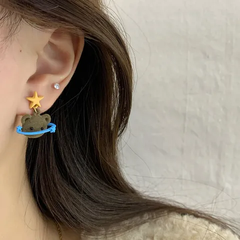 Süße Beflockte Bär Stern Planet Ohrhänger Mit Silber Ohrstecker-Stift Cartoon Legierung Perlenimitat Ohrringe Für Damen
