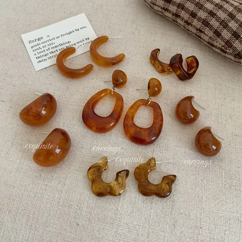 Vintage Amber Resin Irregular Stud Earrings With 925 Sterling Silver Earring Post French Tortoiseshell Style Geometric Earrings For Women Jewelry