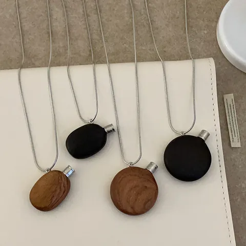Vintage Wood Perfume Bottle Pendant Necklace For Women Metal Snake Chain Minimalist Aromatherapy Bottle Sweater Chain Jewelry