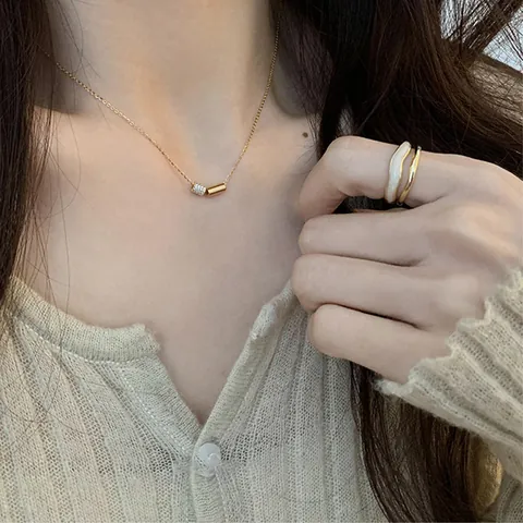 Collier Pendentif Cylindrique en Zirconia Minimaliste pour Femme Plqué Or Réel Géométrique Perle de Chance Bijoux Cadeau