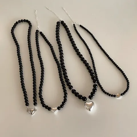 Vintage Black Beaded Necklace With Gold Plated Alloy Heart Pendant Shell Bead Choker Necklace For Women Minimalist Jewelry
