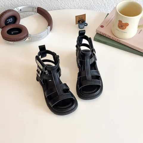 Kids Girls Roman Gladiator Sandals Summer Fashion Hollow-Out PU Leather Soft Sole Open Toe Shoes With Zipper Back Black Beige