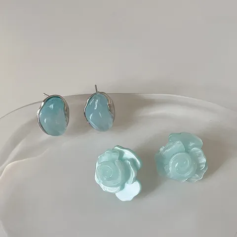 Muntblauw Camellia Roos Oorknopjes Met 925 Sterling Zilver Stift Onregelmatige Hars Geometrische Vrouwen Sieraden