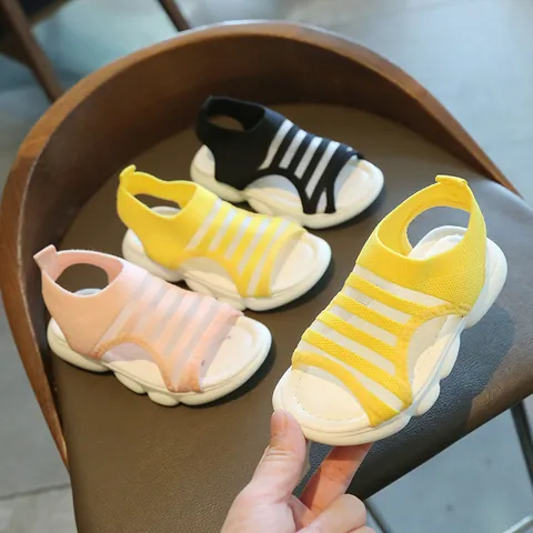Sandali da Bambina in Flyknit Traspirante Con Suola Morbida Antiscivolo Scarpe da Spiaggia Casual Estive a Righe Intagliate