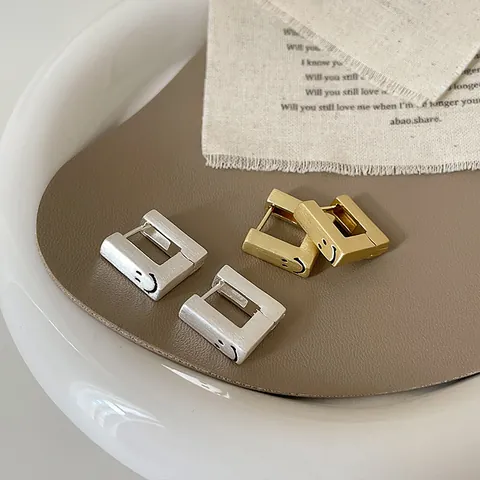 Vierkante Geometrische Oorknopjes Geborsteld Metaal 925 Sterling Zilver Stift Goud Zilver Smiley Eenvoudige Stijlvolle Oorbellen