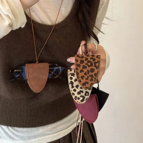 Magnetische Sonnenbrille Clip Beutel Halskette Leopardenmuster Wildleder Tragbare Brillen Aufbewahrung Lanyard Lange Pullover Kette Damen
