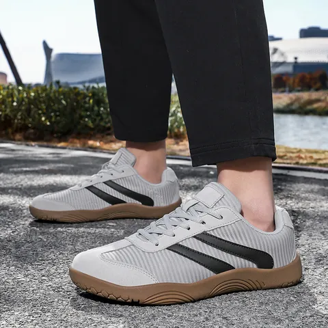 Men Retro Sneakers Wide Toe Box Breathable Casual Board Shoes Synthetic Leather Mesh Walking Sneakers Low Top Flat Footwear