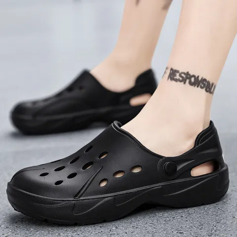 Hommes Femmes Sabots Sandales Respirant Léger EVA Chaussures de Jardin Été Plage Extérieur Chaussures d'Eau À Enfiler Chaussures Décontractées