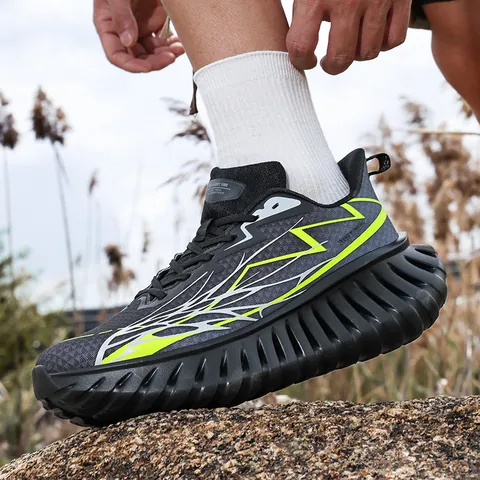 Men Women Fashion Running Shoes Breathable Mesh Dad Sneakers Thick Sole Lightweight Shock Absorption Sports Shoes Geometric Pattern