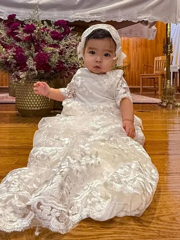 Baby Girls Vintage Lace Christening Gown And Matching Bonnet Short Sleeve Tiered Baptism Dress For Newborn Birthday Party Wedding White Beige