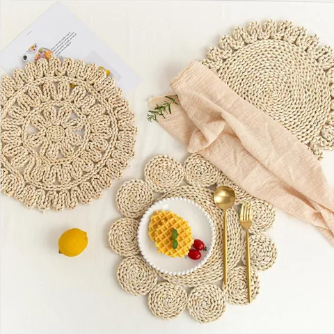 Handmade Round Corn Husk Placemats Woven Flower Shaped Heat Resistant Insulation Table Mats For Kitchen Dining Home Decor