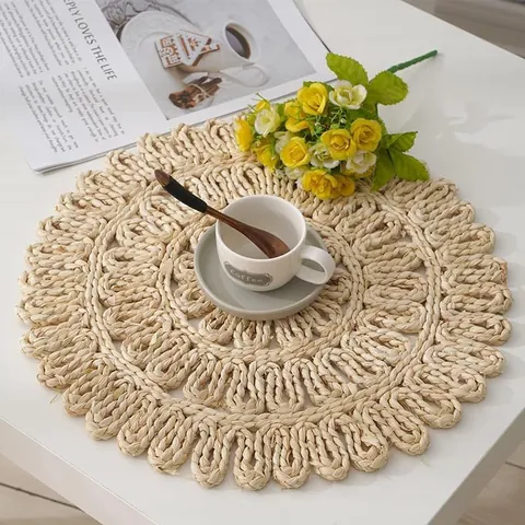 Handmade Round Corn Husk Placemats Woven Flower Shaped Heat Resistant Insulation Table Mats For Kitchen Dining Home Decor