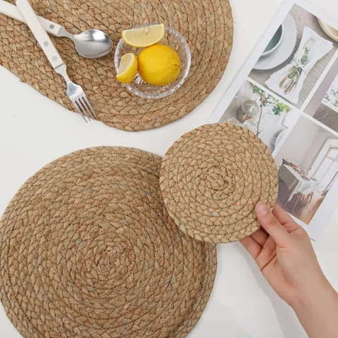 Hand Woven Natural Straw Placemat Bulrush Heat Insulation Coaster Non Slip Table Mat For Kitchen Restaurant Round Rectangle
