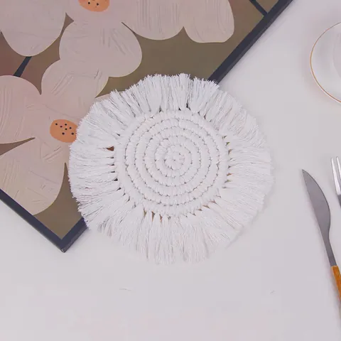 Nordic Hand Woven Cotton Coaster Round Macrame Place Mat With Tassels Heat Resistant Table Decoration Mat For Dining Room Home White