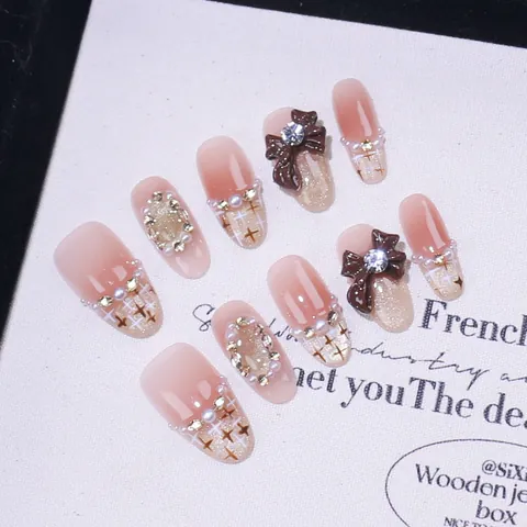 Faux Ongles Faits à la Main Dégradé Marron Nude Avec Nœud 3D Perle Strass Style Français Élégants Ongles Réutilisables Femmes