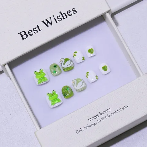 Ongles à Presser Faits à la Main pour Enfants Design 3D Grenouille Cygne Dessin Animé Vert Blanc Ongles Artificiels Carrés Courts Avec Boîte Cadeau pour Filles Manucure Quotidienne