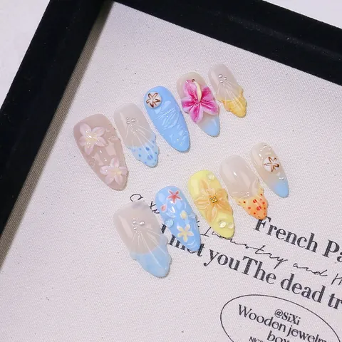 Unghie Finte a Pressione Artigianali 3D Stella Marina Conchiglia Con Fiore di Ibisco Perla Artificial Macaron Multicolore Forma a Mandorla Donna Vacanza