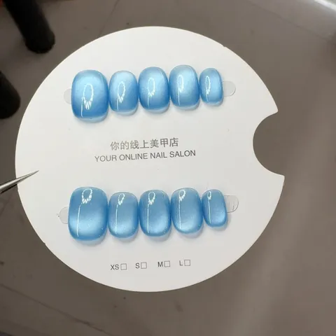 Faux Ongles à Coller Œil de Chat Faits à la Main Forme Carrée Ronde Courte Manucure Scintillante de Luxe Faux Ongles Réutilisables pour Femmes