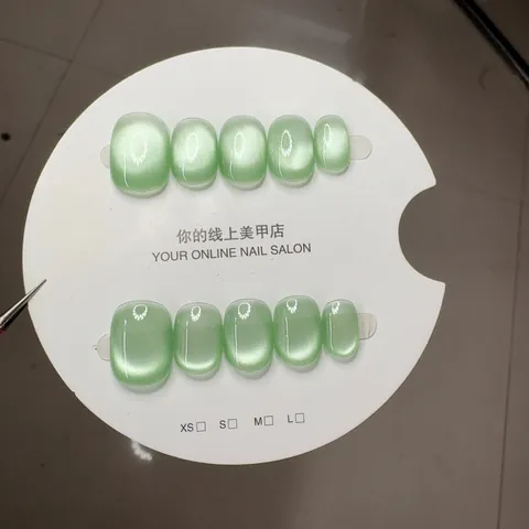 Faux Ongles à Coller Œil de Chat Faits à la Main Forme Carrée Ronde Courte Manucure Scintillante de Luxe Faux Ongles Réutilisables pour Femmes