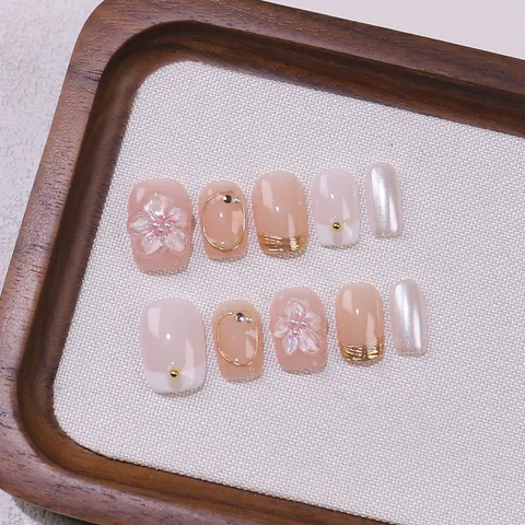 Handmade Press On Nails With 3D Embossed Flowers Nude Pink Blush Gradient Elegant Reusable Short Square Round Fake Nails Set