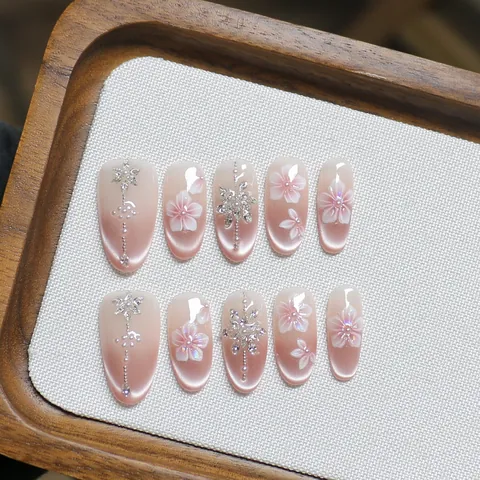 Handgefertigte Drucknägel Rosa Katzenauge Verlauf Mit 3D Kirschblütenrelief Und Strass Schneeflocken Dekoration Elegante Tragbare Künstliche Nägel Set