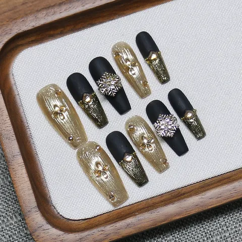 Handmade Coffin Press-on Nails Matte Black Gold Snowflake 3D Rhinestone 10pcs Luxury Fake Nails Set For Women Christmas Party