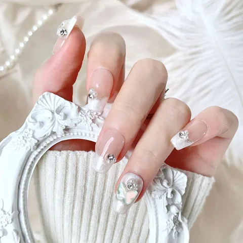 Handmade Mocha Butterfly Press-on Nails Short Coffin French Design With 3D Butterfly Pearls Rhinestones Decorative Fake Nails