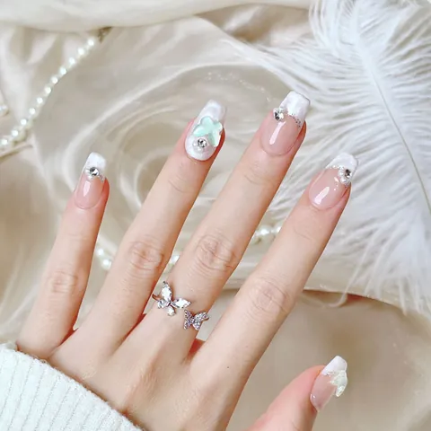 Handmade Mocha Butterfly Press-on Nails Short Coffin French Design With 3D Butterfly Pearls Rhinestones Decorative Fake Nails