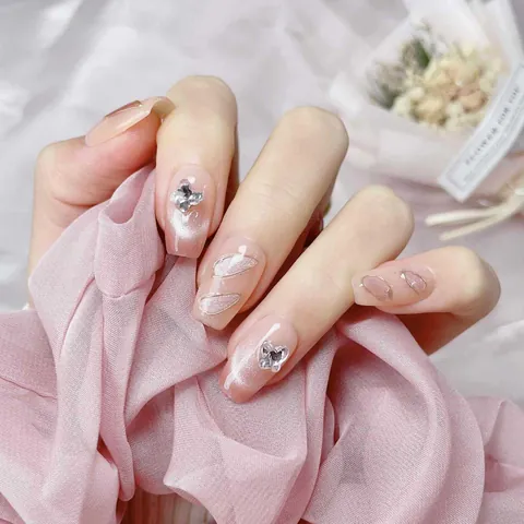 Luxus Handgefertigte Katzenaugen Nägel Zum Aufdrücken Nude Rosa Schmetterling Strass Kurzes Trapez Falsche Nägel Damen Maniküre