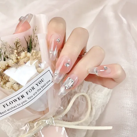 Faux Ongles à Presser Faits à la Main Dégradé de Rose Effet Œil de Chat Luxe Strass Cœur Faux Ongles pour Femmes Fête