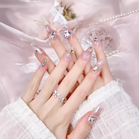 Handmade Luxury Press On Nails Pink Gradient 3D Butterfly Heart Rhinestone Long Coffin Fake Nails Kit For Women Party Beauty