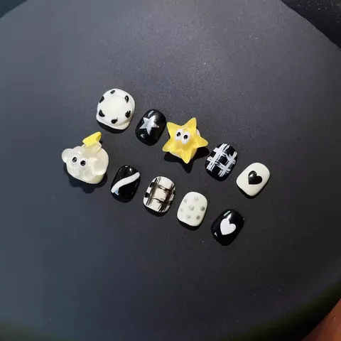 Unghie Finte a Pressione Cartone Animato Fatte a Mano per Bambini Donna Decorazioni 3D Stella Nuvola Panda Scacchiera Cuore Resina Kit Unghie Riutilizzabili