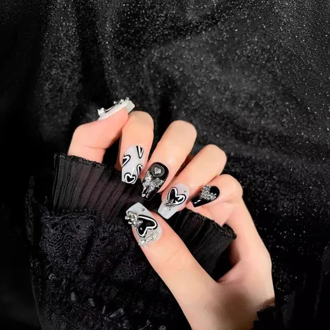 Handmade 3D Gothic Press On Nails Black White Heart Pattern With Silver Butterfly Bear Charms Rhinestone Decoration For Women