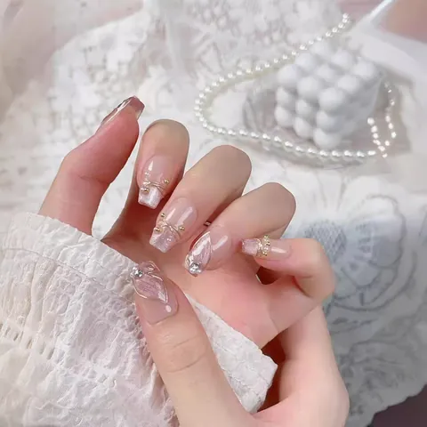 Unghie Finte a Pressione di Lusso Fatte a Mano Design Occhio di Gatto Francese Rosa Nude Perla Artificial Strass Elegante Forma a Bara Gioielli Donna