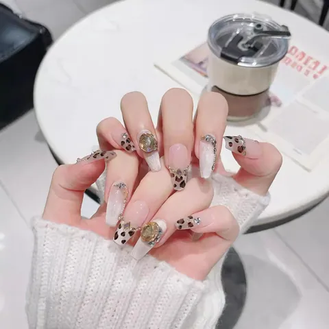 Χειροποίητα Πολυτελή Press On Nails Με Leopard Print Κεχριμπάρι Edelsteinen Strass Σχήμα Coffin Γαλλικό Στυλ Γυναικεία