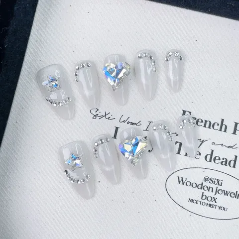 Uñas a Presión de Lujo Hechas a Mano Ojo de Gato Blanco Perla Artificial Iridiscente Largas Stiletto Forma Almendra Decoración Corazón Estrella Strass