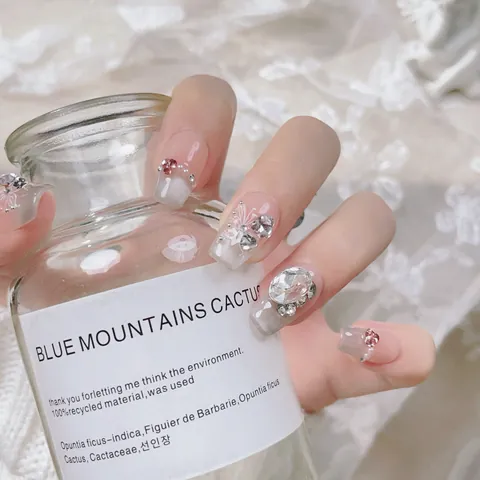 Handgefertigte Schmetterling Künstliche Nägel Französisch Blush Katzenauge Rosa Grau Verlauf Strass Künstliche Perle Schmuck