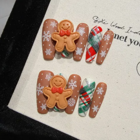 Uñas Postizas a Presión de Navidad Hechas a Mano Mate Hombre de Jengibre Copo de Nieve Cuadros Diseño Ataúd Largo