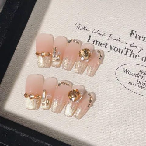 Handgemaakte Franse Kattenoog Kunstnagels Glanzende Strass Champagnegoud Gradiënt Kunstnagels Kit Voor Vrouwen