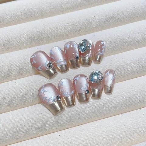 Uñas Postizas Francesas Hechas a Mano Lujo Borde Oro Champaña Diseño Tulipán Rosa Con Strass Perlas Artificiales