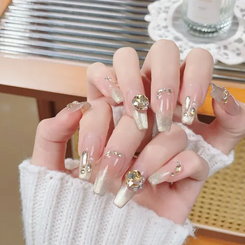 Handgemaakte Franse Kattenoog Kunstnagels Glanzende Strass Champagnegoud Gradiënt Kunstnagels Kit Voor Vrouwen