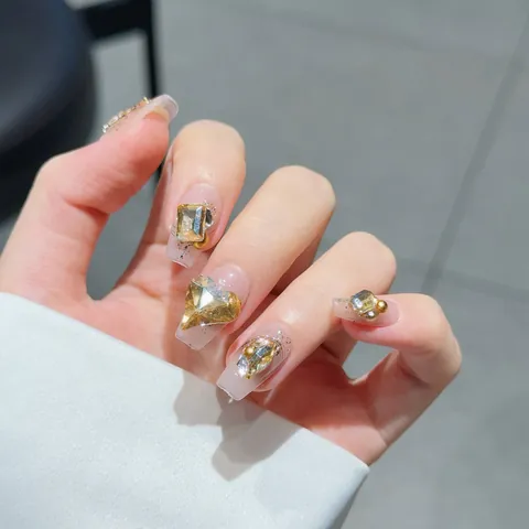 Unghie a Pressione di Lusso Fatte a Mano Design a Cuore e Farfalla con Strass Oro Rosa Nude Unghie Finte Donna Manicure