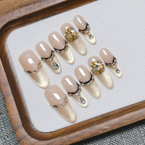 Handmade Luxury Press On Nails Champagne Gold Cat Eye French Line Rhinestone Artificial Pearl Oval Fake Nails For Women Decorative Beauty