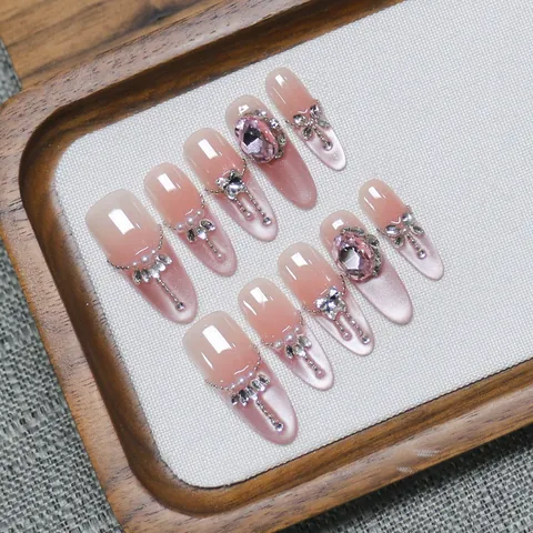 Lussuosi Unghie Finte Fatti a Mano Rosa Occhio di Gatto Con Zircone Perla Artificial Fiocco Lungo Ovale Punte per Unghie per Donna